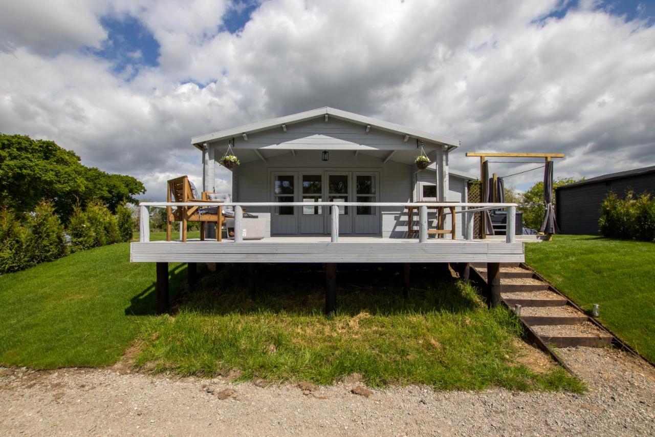Choller Lake Lodges - Primrose Cabin With Private Hot Tub Arundel Buitenkant foto