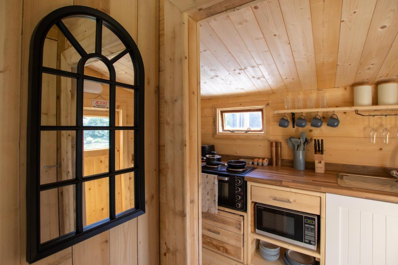 Choller Lake Lodges - Primrose Cabin With Private Hot Tub Arundel Buitenkant foto