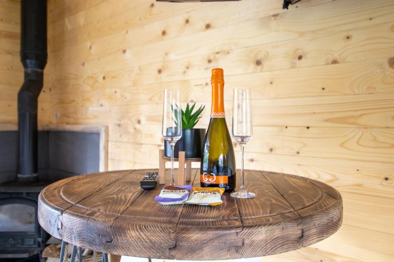 Choller Lake Lodges - Primrose Cabin With Private Hot Tub Arundel Buitenkant foto