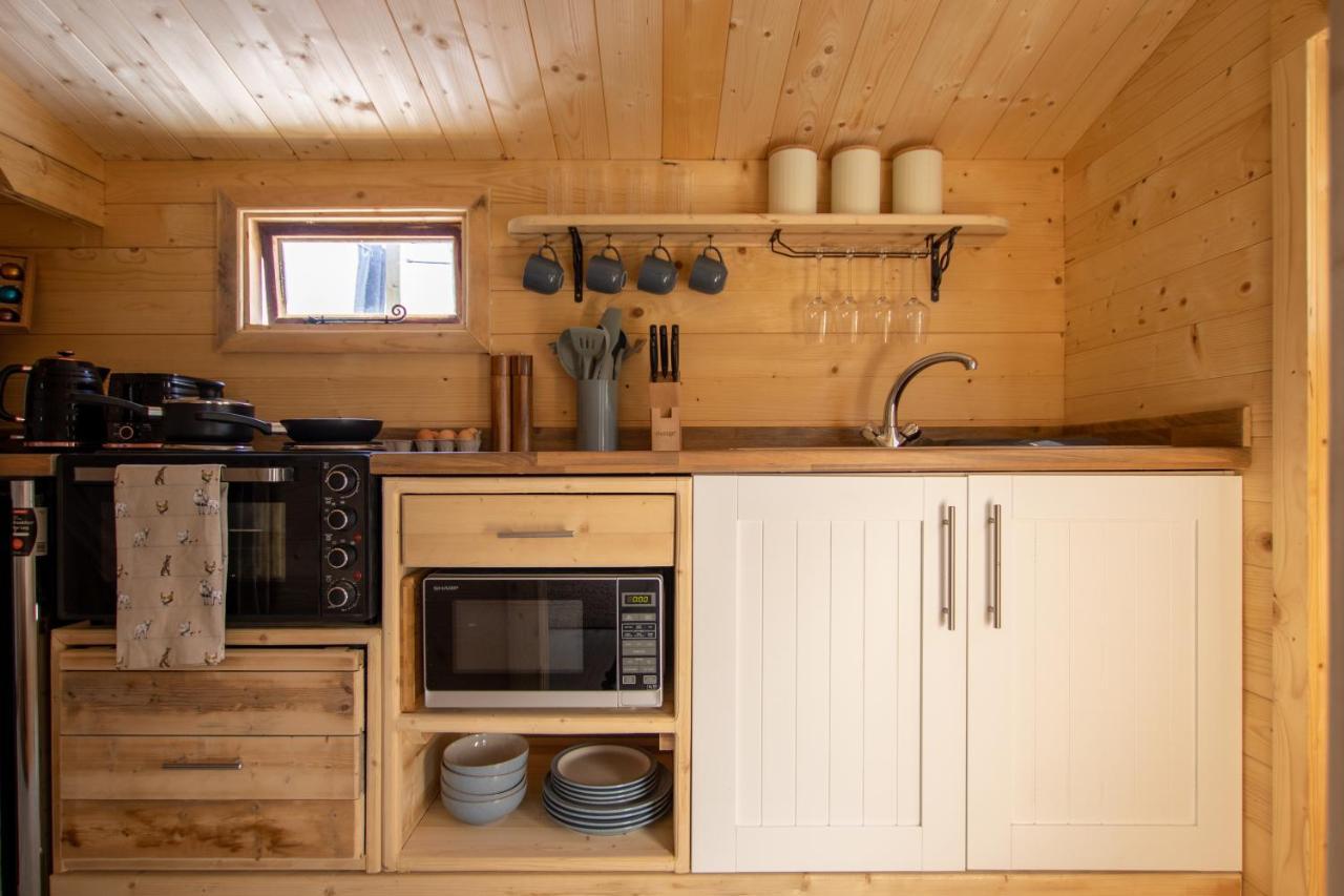 Choller Lake Lodges - Primrose Cabin With Private Hot Tub Arundel Buitenkant foto
